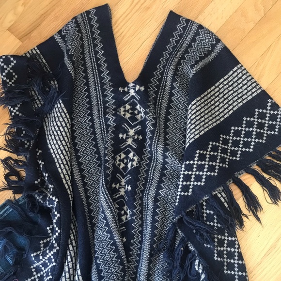 Navy poncho - Picture 2 of 3